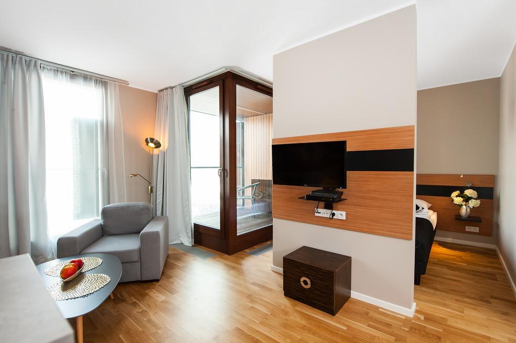 Prestige Apartments Wola Kolejowa Варшава Номер фото